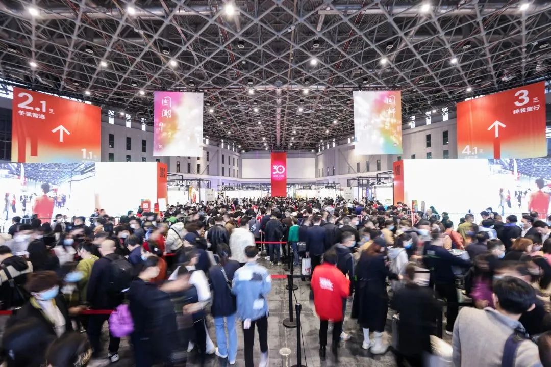 陸大榮：聽黨話跟黨走，民營企業大有作為 &mdash;&mdash;在蘇州市服裝業商會二屆二次會員大會上的發言