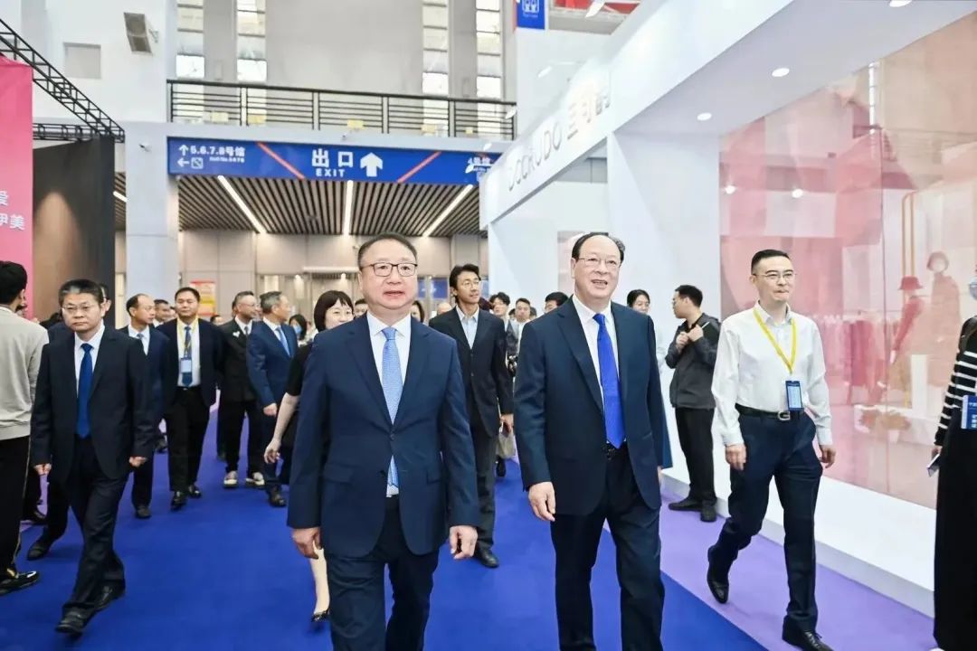 “潮涌東方、風(fēng)尚寧波”--2023寧波時尚節(jié)暨第27屆寧波國際服裝節(jié)盛大啟幕