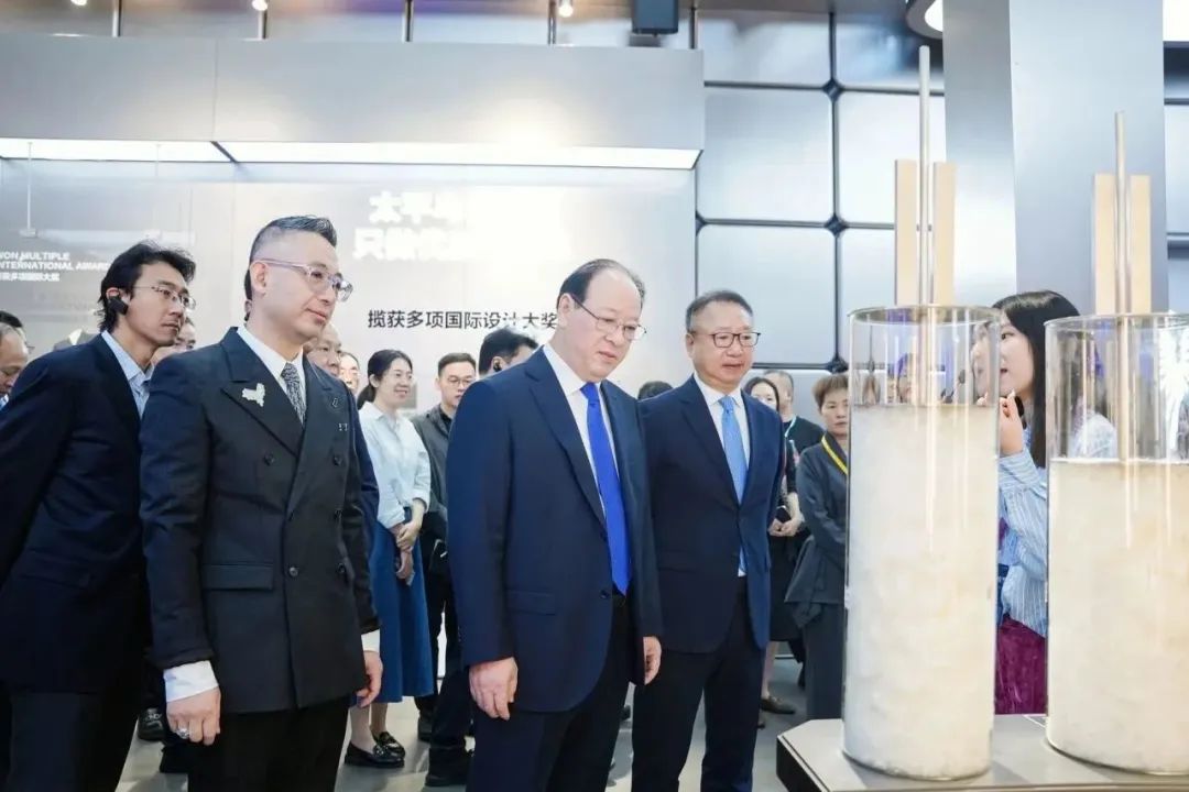 “潮涌東方、風(fēng)尚寧波”--2023寧波時尚節(jié)暨第27屆寧波國際服裝節(jié)盛大啟幕