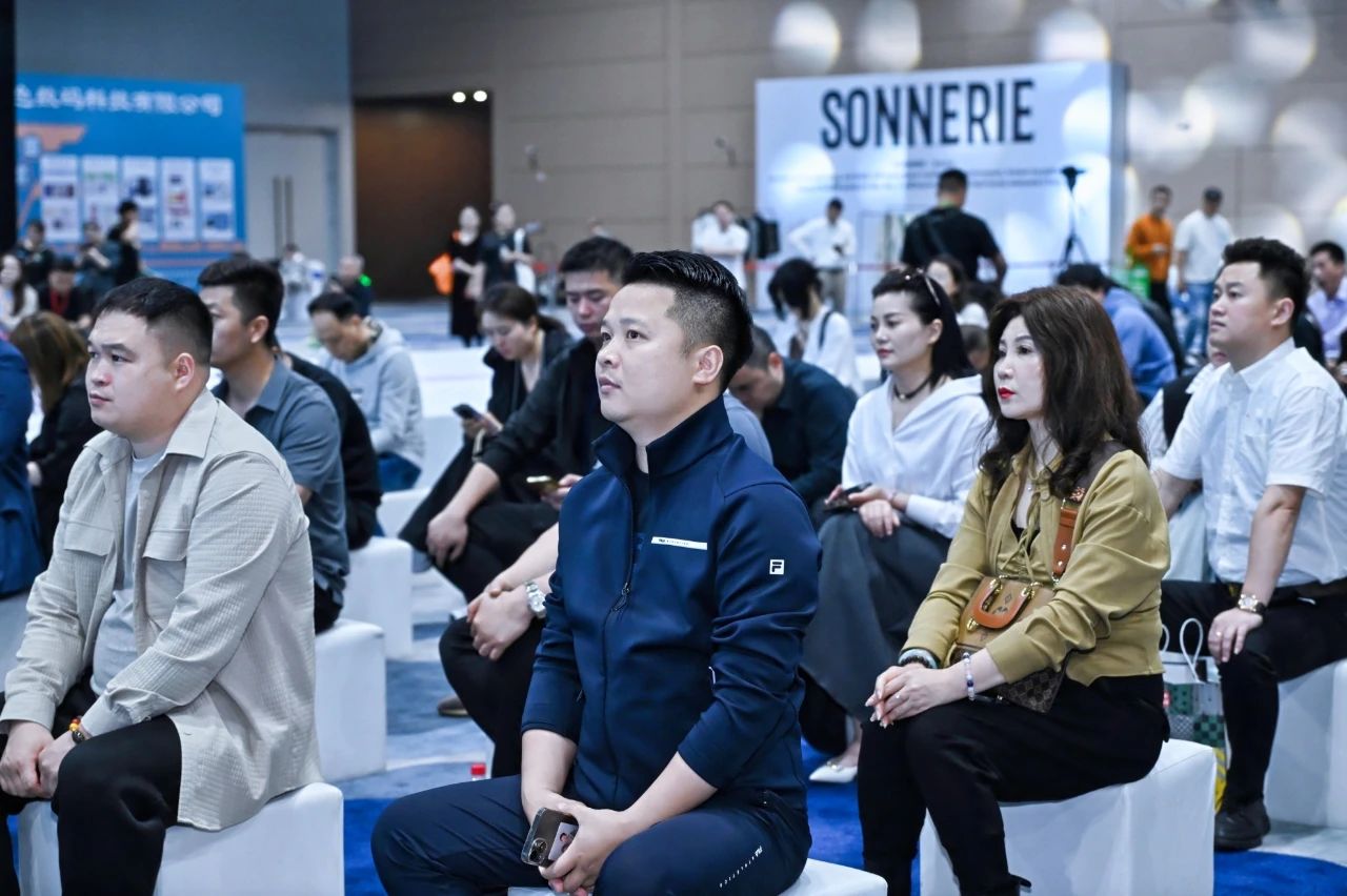好面料在柯橋聚集2024中國(guó)面料之星啟動(dòng)儀式暨知名服飾品牌趨勢(shì)交流分享會(huì)在紹興國(guó)際會(huì)展中心成功舉辦。