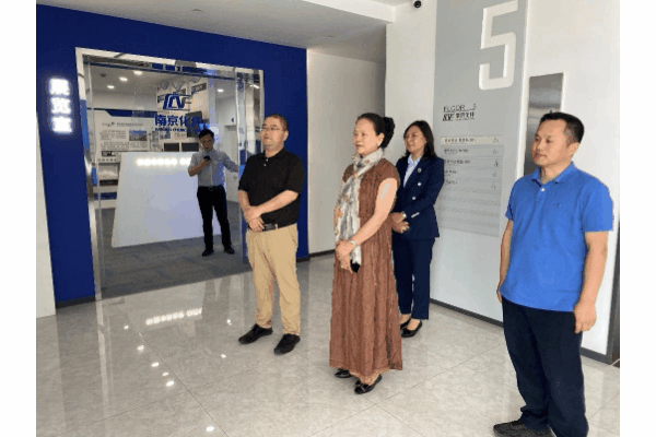 強強聯(lián)合，集萃纖維研究所與南京化纖達成戰(zhàn)略合作，共謀纖維創(chuàng)新篇章