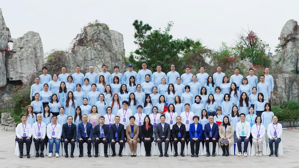 紋創新象,挖掘創意設計人才!2025年紡織行業紡織面料設計師(圖案設計)職業技能競賽全國決賽順利舉行