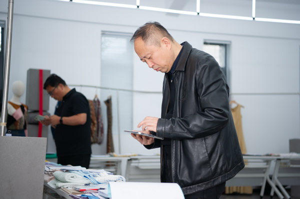 以人才培育為行業(yè)注入持久驅(qū)動力！第十一屆十佳紡織面料設(shè)計(jì)師評審會于柯橋舉行