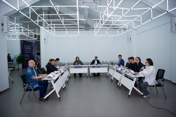 以人才培育為行業(yè)注入持久驅(qū)動力！第十一屆十佳紡織面料設(shè)計(jì)師評審會于柯橋舉行